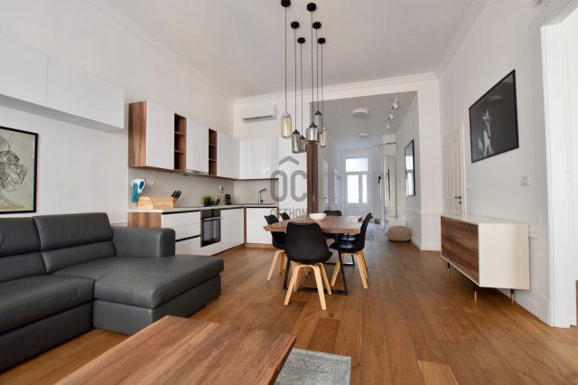 Eladó téglalakás, Budapesten, VI. kerületben, Zichy Jenő utcában