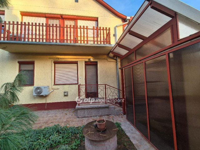 Eladó családi ház, Hódmezővásárhelyen 99 M Ft, 7 szobás