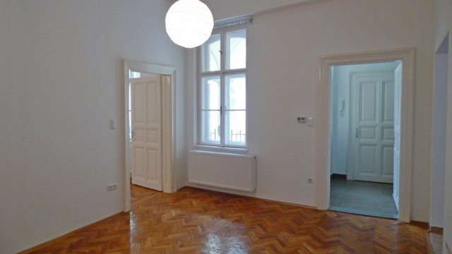 Eladó téglalakás, Budapesten, VI. kerületben, Csengery utcában