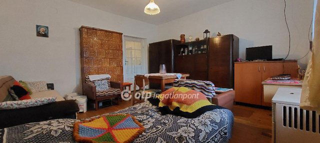 Eladó családi ház, Baracskán 98 M Ft, 6 szobás