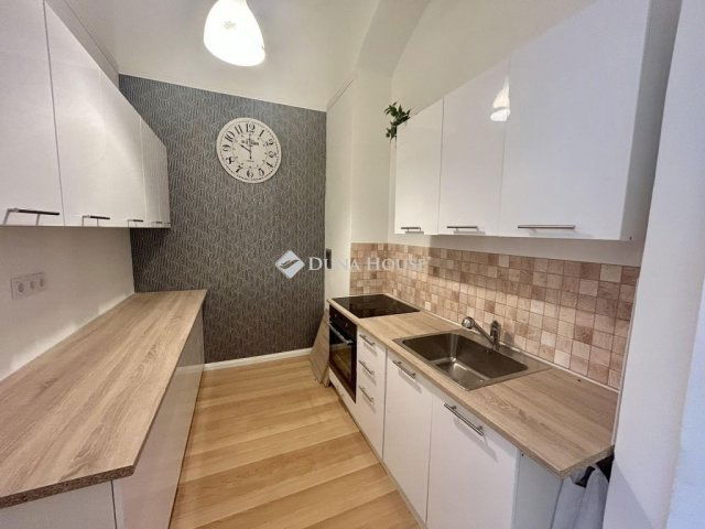 Eladó téglalakás, Budapesten, VII. kerületben 89.9 M Ft