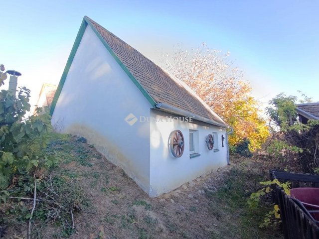 Eladó nyaraló, Báron 4.9 M Ft, 1 szobás / költözzbe.hu