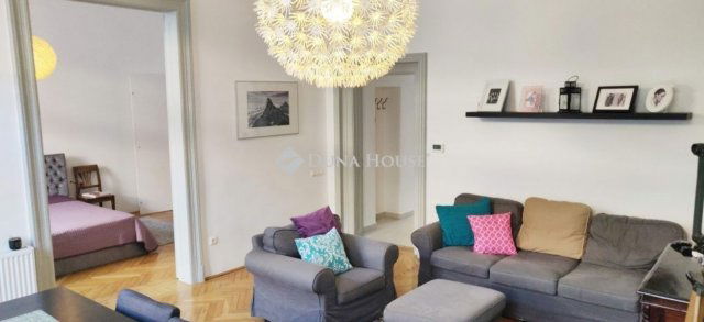 Eladó téglalakás, Budapesten, VII. kerületben 109 M Ft, 2 szobás