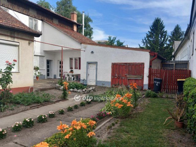 Eladó családi ház, Hajdúböszörményen 49.9 M Ft, 4 szobás