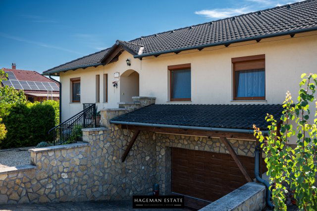 Eladó családi ház, Polgárdin 175 M Ft, 5+1 szobás