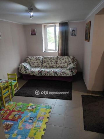 Eladó családi ház, Kiskunfélegyházán 33 M Ft, 1+1 szobás