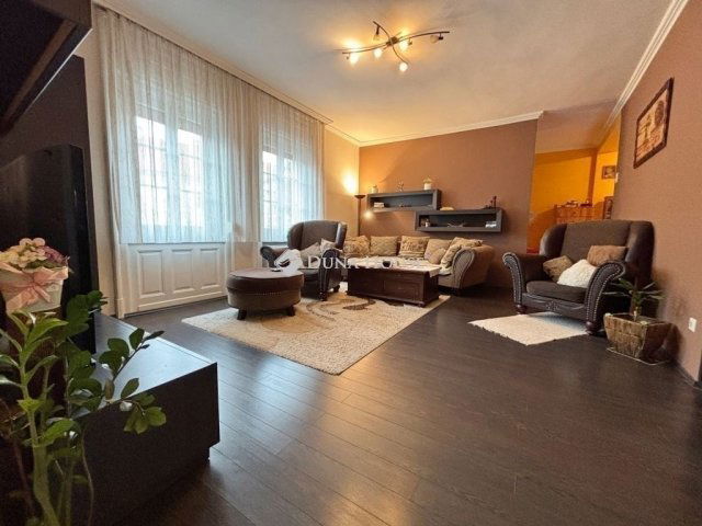 Eladó téglalakás, Szombathelyen 105 M Ft, 4 szobás