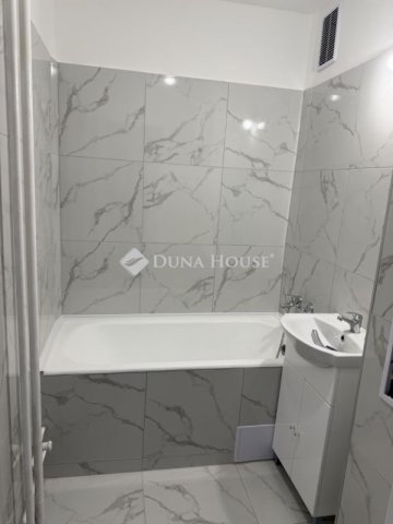 Eladó panellakás, Budapesten, XV. kerületben 55 M Ft, 2 szobás