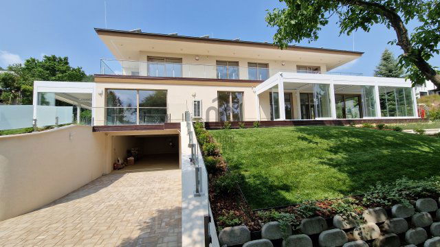 Kiadó ikerház, albérlet, Budapesten, III. kerületben, 5 szobás