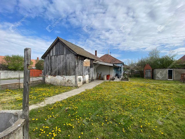 Eladó családi ház, Barbacson 32 M Ft, 3 szobás