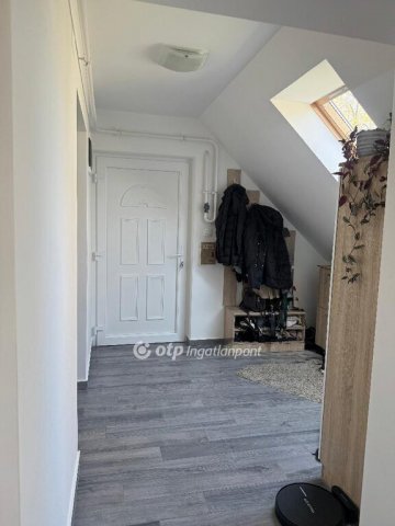 Eladó téglalakás, Bólyban 70 M Ft, 1+2 szobás