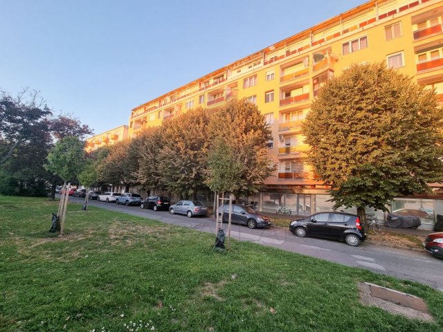 Eladó téglalakás, Szombathelyen 35.5 M Ft, 3 szobás