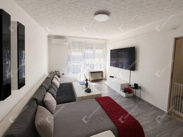 Eladó téglalakás, Keszthelyen 44.9 M Ft, 2 szobás