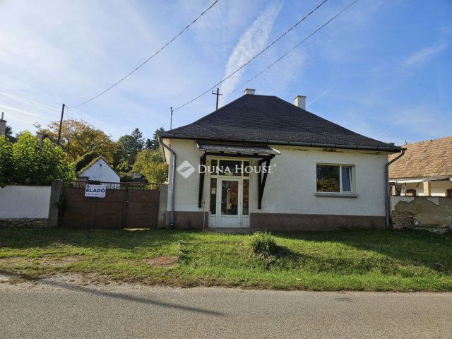 Eladó családi ház, Bakonyszentlászlón 35 M Ft, 3 szobás
