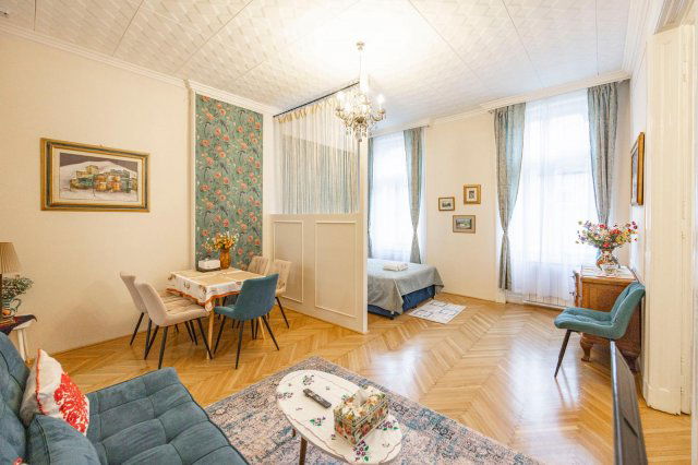 Eladó téglalakás, Budapesten, XIV. kerületben, Thököly úton