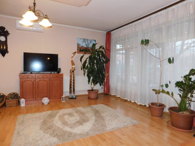 Eladó családi ház, Vonyarcvashegyen 117 M Ft, 5 szobás