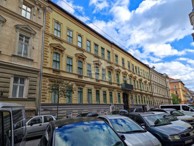 Kiadó téglalakás, albérlet, Budapesten, VI. kerületben