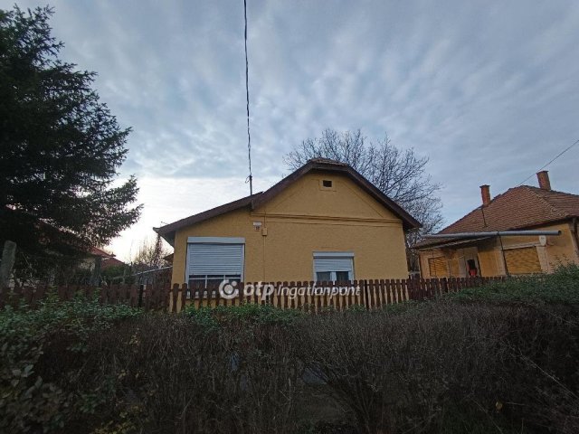 Eladó családi ház, Tiszafüreden 26.5 M Ft, 2+1 szobás