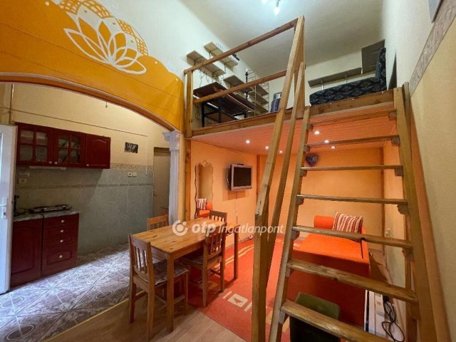 Eladó téglalakás, Budapesten, VI. kerületben 54 M Ft, 2 szobás