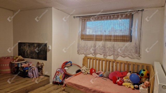 Eladó családi ház, Banán 38 M Ft, 4 szobás