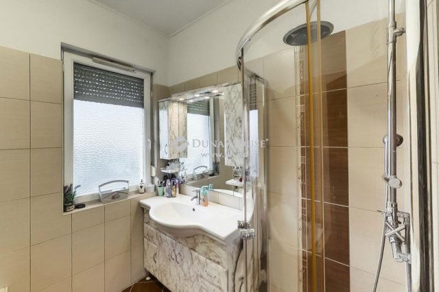 Eladó családi ház, Kecskeméten 119.8 M Ft, 5 szobás