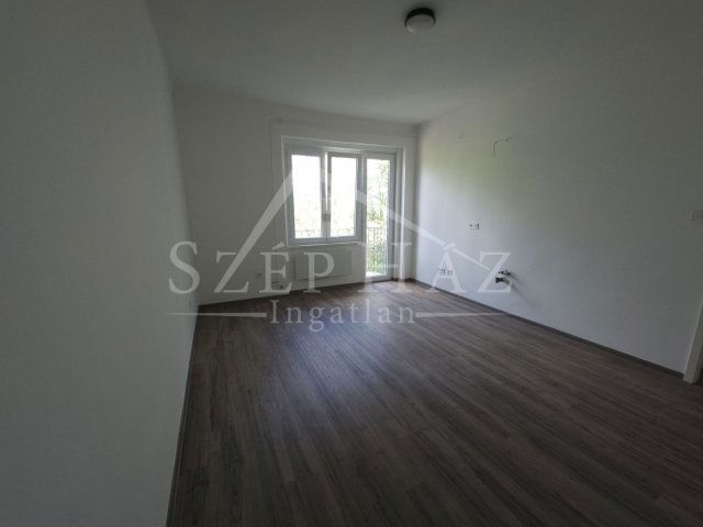 Eladó téglalakás, Pécsett 18.95 M Ft, 2 szobás