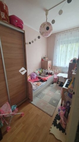 Eladó panellakás, Debrecenben 49 M Ft, 2 szobás