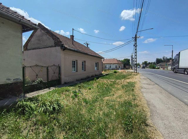 Eladó családi ház, Fegyverneken 4.95 M Ft, 3 szobás