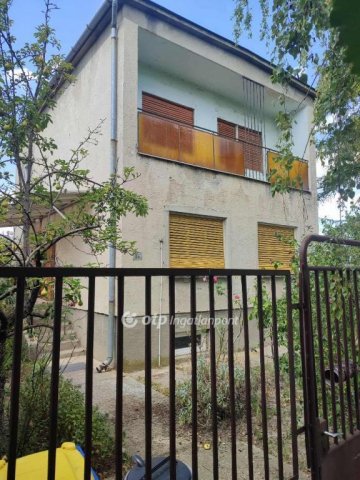 Eladó családi ház, Kiskunlacházán 63.5 M Ft, 4 szobás