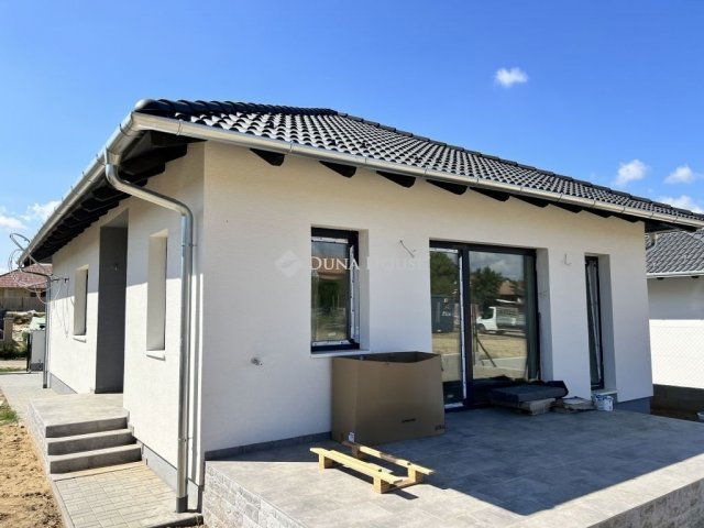 Eladó családi ház, Őrbottyánban 92 M Ft, 4 szobás