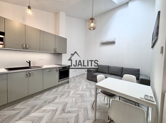 Kiadó téglalakás, albérlet, IX. kerületben, Márton utcában