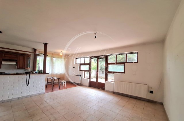 Eladó családi ház, Hosszúhetényen 89.5 M Ft, 4 szobás