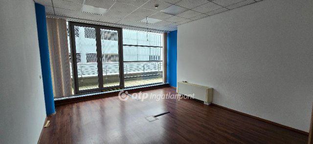 Kiadó iroda, Debrecenben 2000 E Ft / hó, 13 szobás