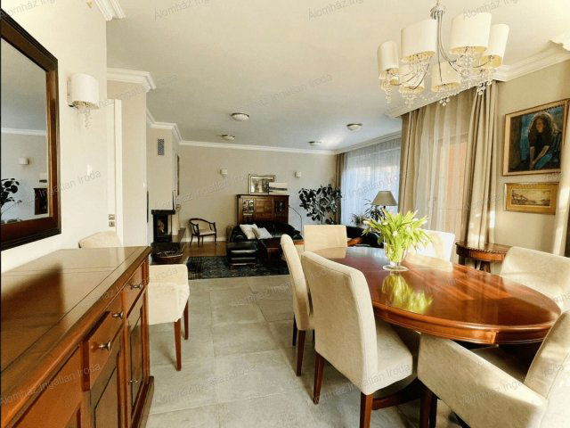 Eladó ikerház, Budapesten, XIX. kerületben, Báthory utcában