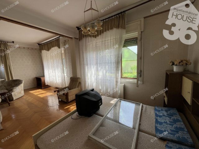 Eladó családi ház, Solton 59.9 M Ft, 5 szobás