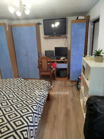 Eladó családi ház, Pécsett 25 M Ft, 1 szobás