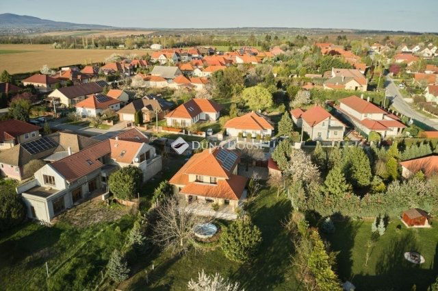 Eladó családi ház, Nagykozáron 144.9 M Ft, 5 szobás
