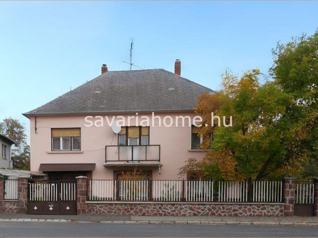 Eladó családi ház, Szombathelyen 49.9 M Ft, 6 szobás