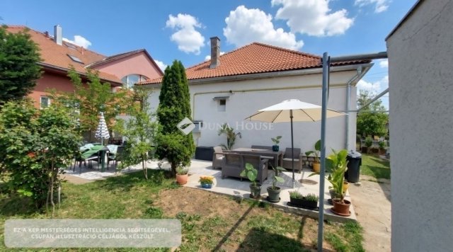Eladó családi ház, Pécsett 86.9 M Ft, 3 szobás