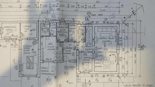 Eladó családi ház, Dunaújvárosban 82.9 M Ft, 2+3 szobás
