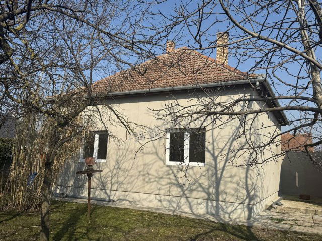 Eladó családi ház, Püspökladányban 29.99 M Ft, 2 szobás