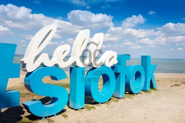 Eladó családi ház, Siófokon 195 M Ft, 10 szobás