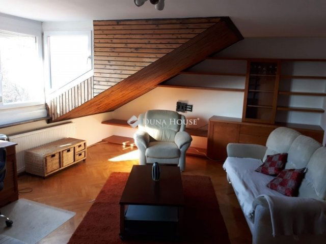 Eladó téglalakás, Pécsett 39.9 M Ft, 2 szobás