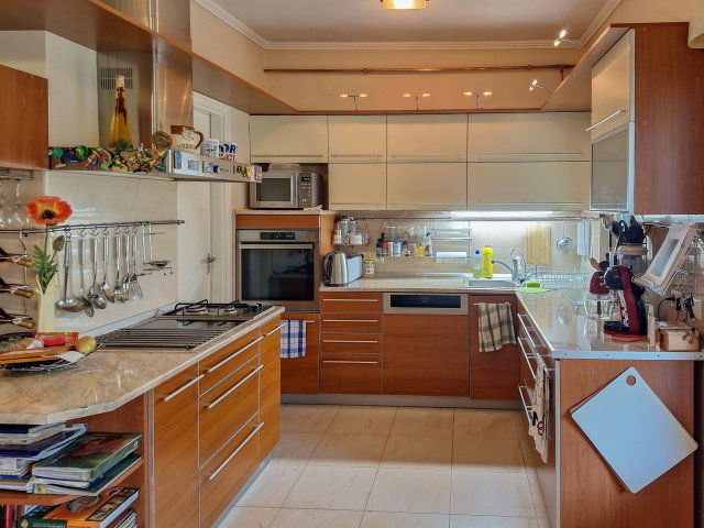 Eladó családi ház, Baján 99 M Ft, 4 szobás