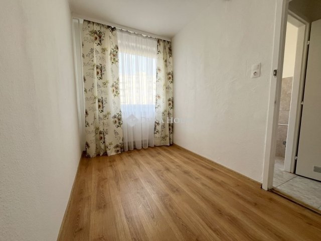 Eladó panellakás, Budapesten, XVIII. kerületben 49.99 M Ft