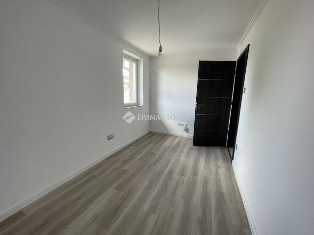 Eladó ikerház, Vecsésen 143 M Ft, 5 szobás