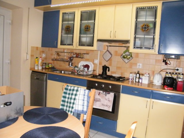 Eladó családi ház, Dunaújvárosban 90 M Ft, 3 szobás