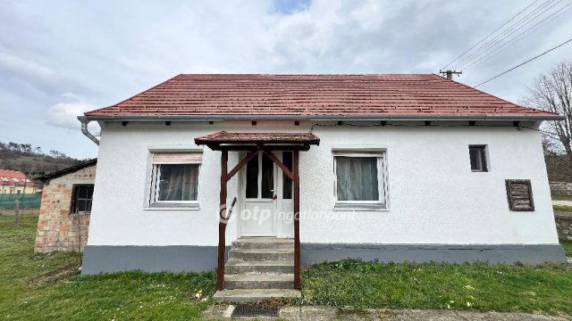 Eladó családi ház, Bakonybélben 26.9 M Ft, 1 szobás