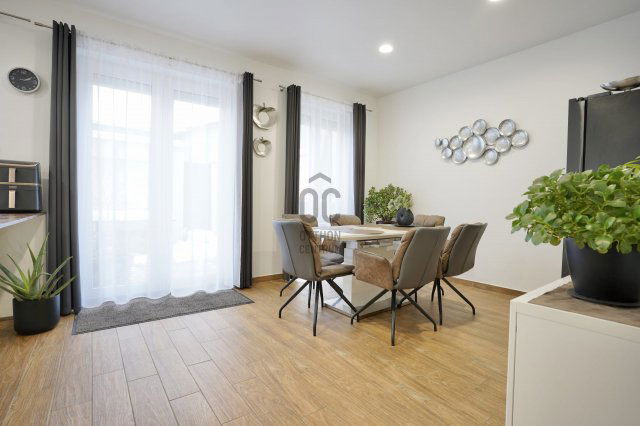 Eladó sorház, Vácon 199.9 M Ft, 5 szobás / költözzbe.hu