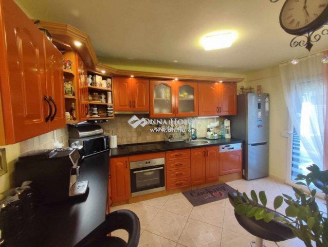 Eladó családi ház, Esztergomban 134.9 M Ft, 5 szobás